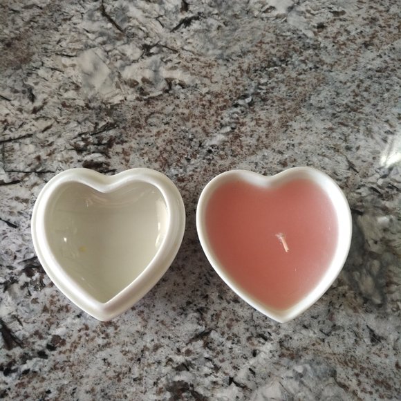 NEW CERAMIC HEART WITH PAINTED PINK & PURPLE VIOLET FLOWERS FILLED WITH A CANDLE - Picture 2 of 8